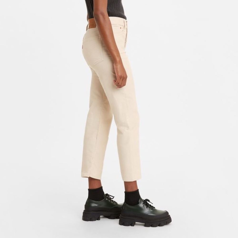Levi’s Wedgie Straight Fit button Fly Corduroy Pants - Picture 11 of 12